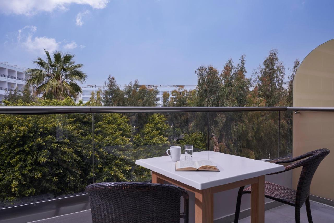 The By Esperia Aparthotel 4*